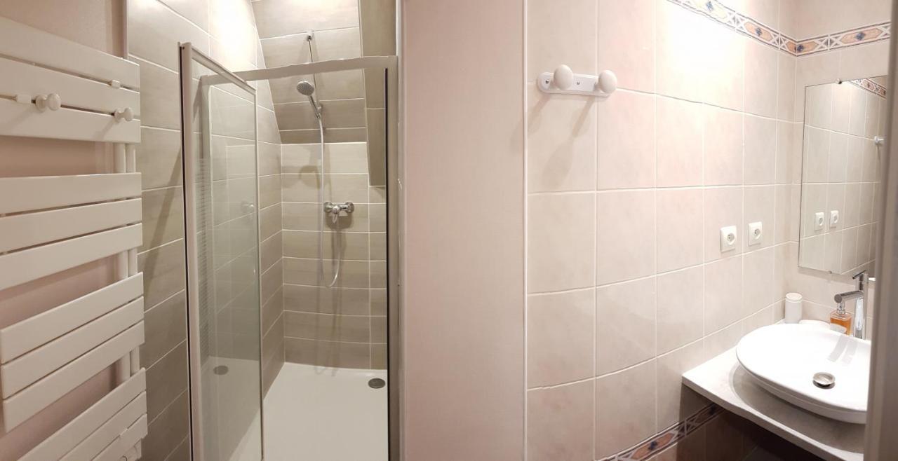 Chambres D'Hotes Thelus Memorial Canadien Екстериор снимка